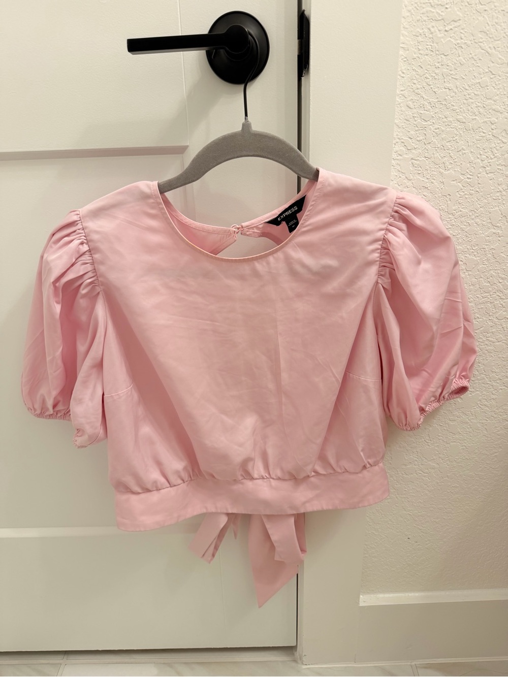Express Light Pink Puff-Sleeve Cropped Blouse